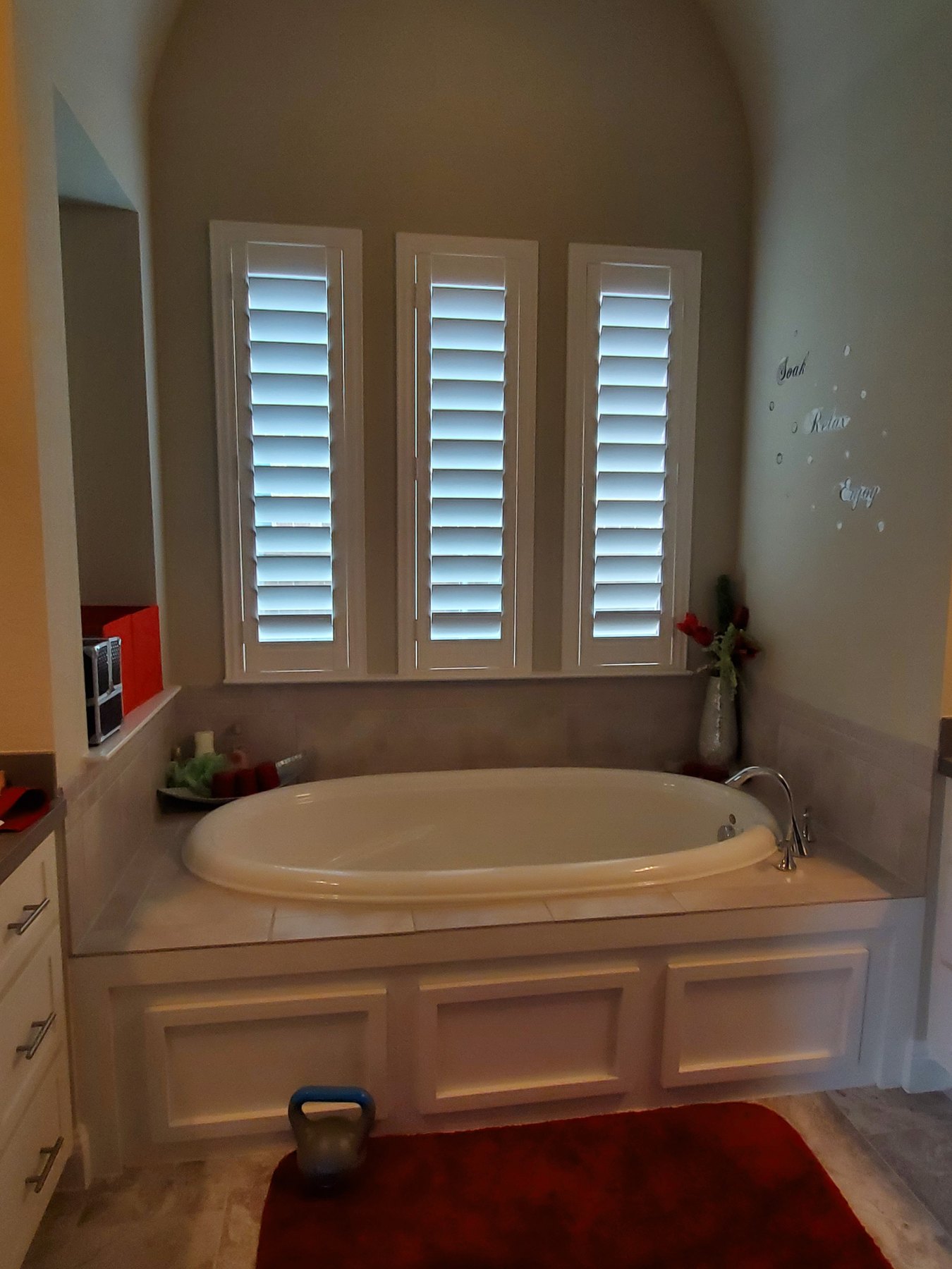 Tall bathroom shutters with hidden tilt